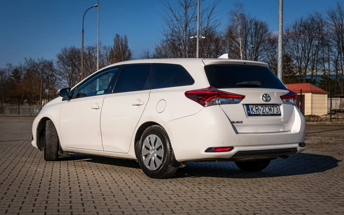 Toyota Auris cena 34000 przebieg: 193000, rok produkcji 2018 z Kraków małe 106